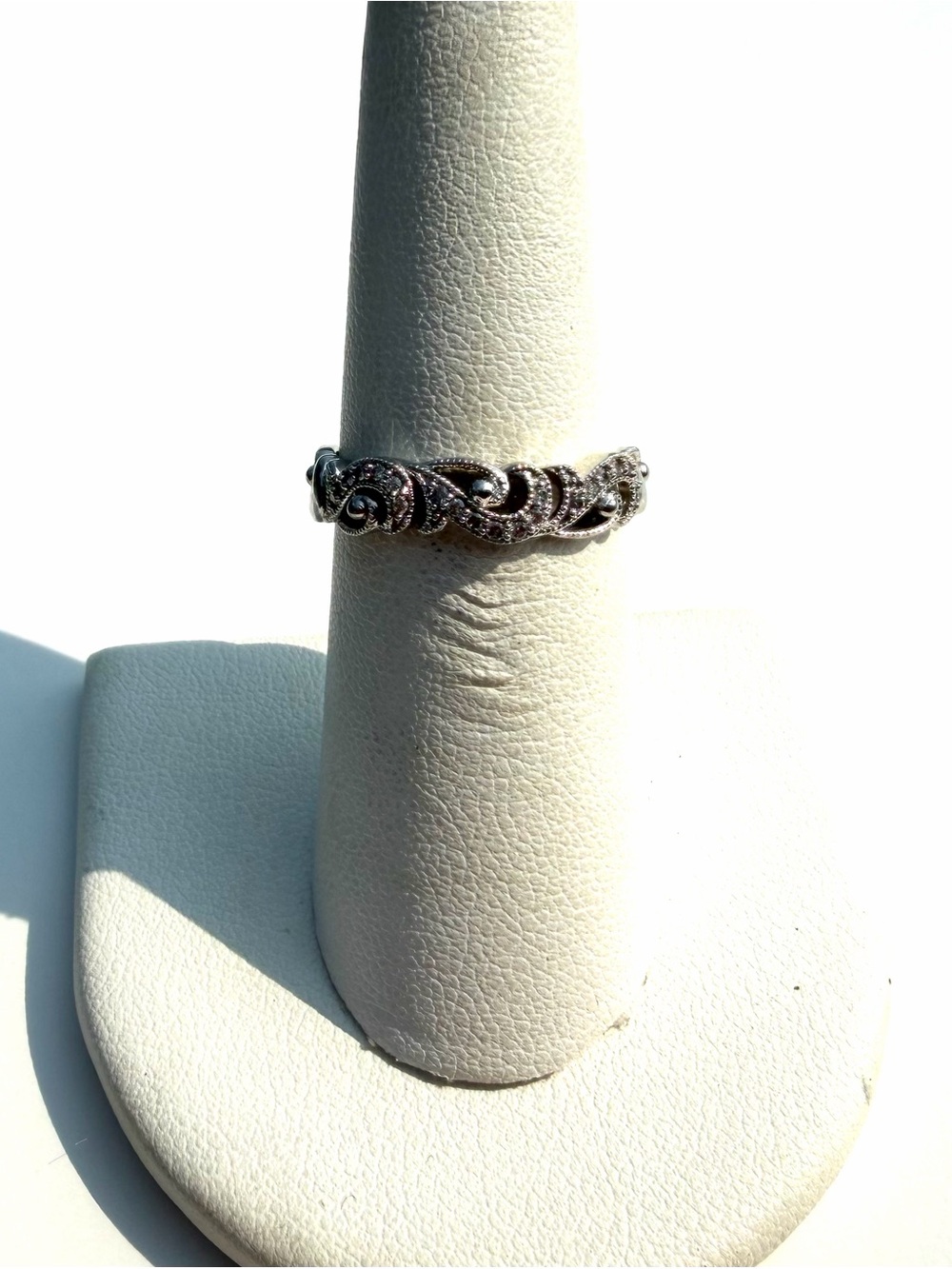 10k White Gold .10ctw Natural Diamond Swirl Band Ring